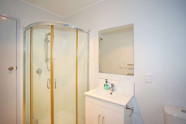 608c Massey Road Mangere_24