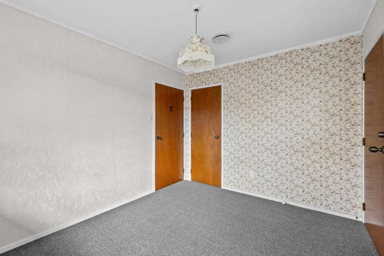 1/6 Annette Avenue Te Atatu South_12