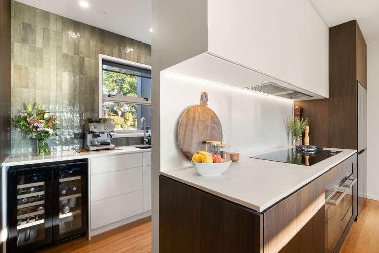 809 River Road Chartwell_14