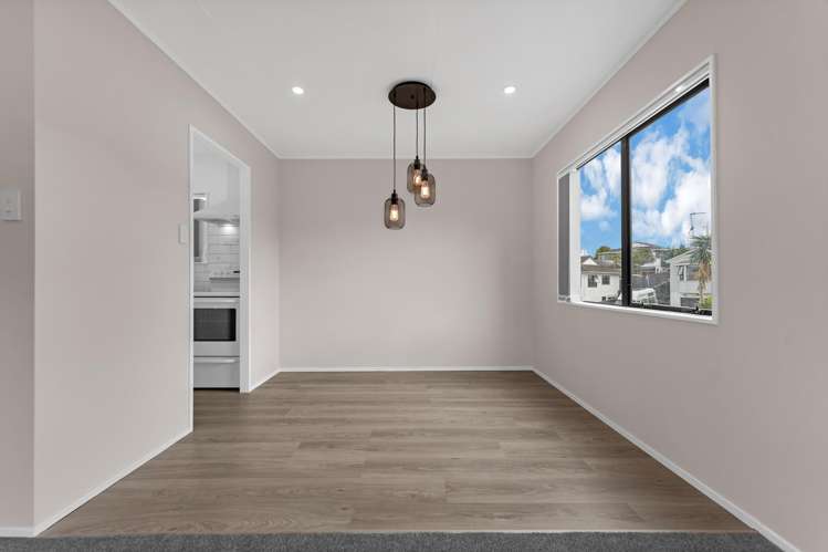 2/81 Harmel Road Glendene_9