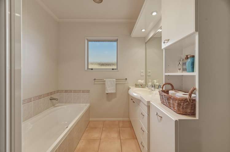 26 Duggan Drive Owhata_10
