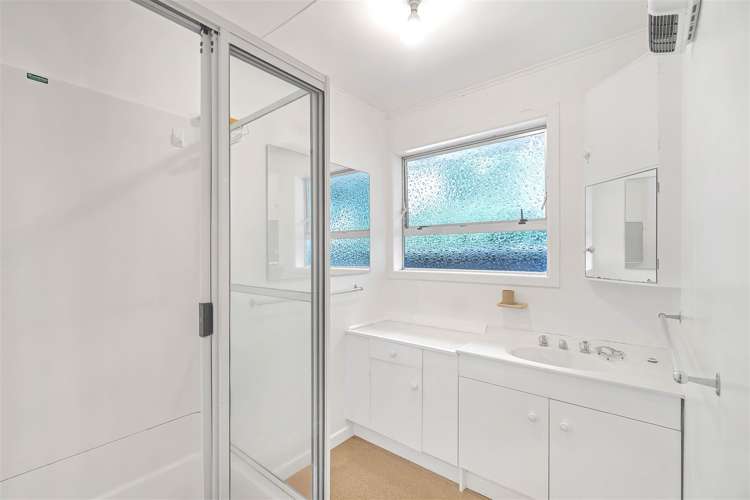 14 Pinehurst Crescent Russley_16