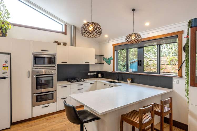 34 Alison Road Surfdale_5