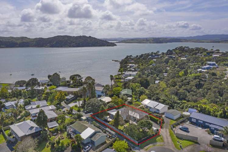 13 Sunshine Rise Raglan_19