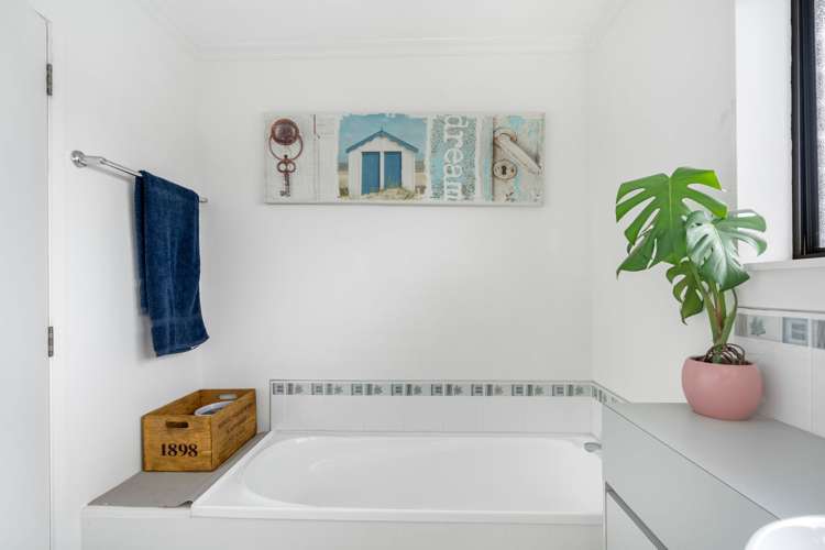 2A Takahe Street Tikipunga_14