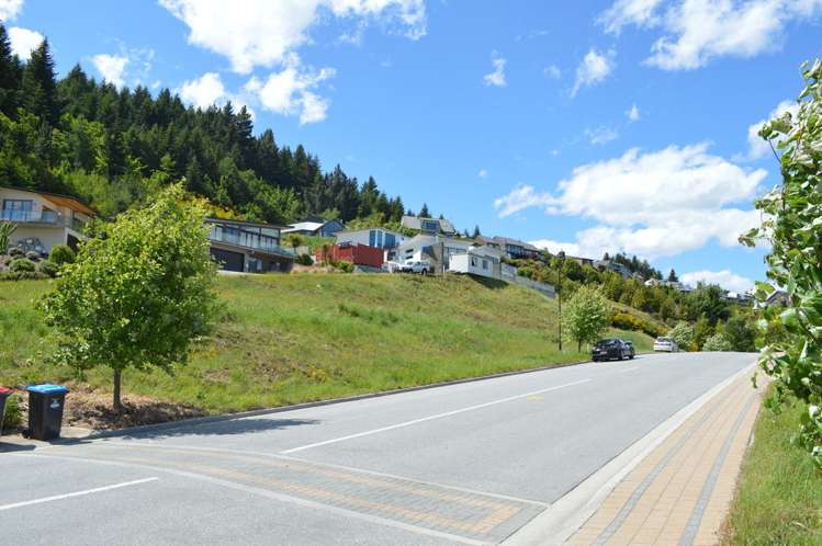 Saint Georges Avenue Queenstown_6