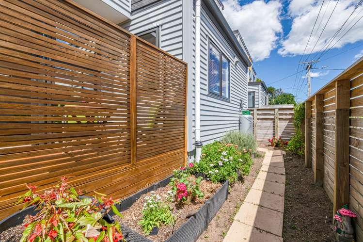 1/4 Edgerton Road Te Atatu Peninsula_12