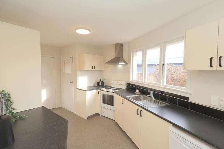 146 Edinburgh Crescent Waikiwi_6
