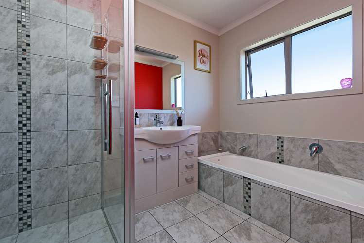 17 Lowry Place Frimley_10