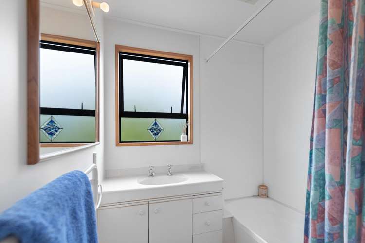 18b Avalon Crescent Fernhill/Sunshine Bay_17