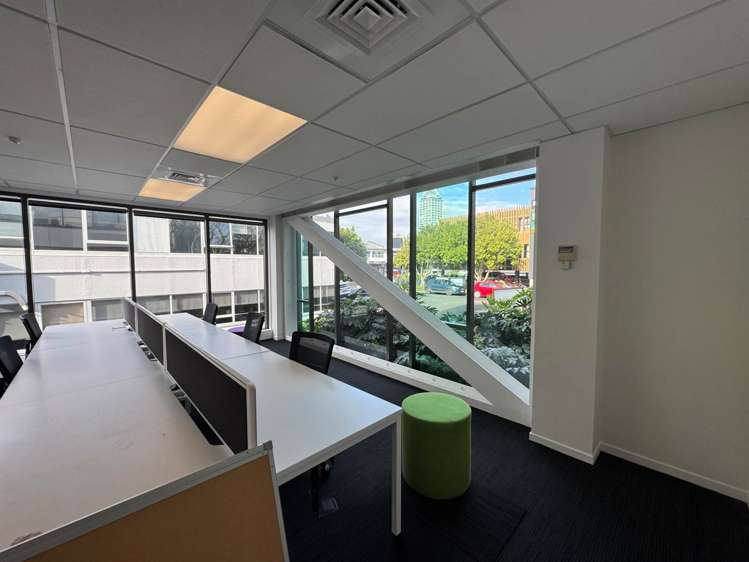 132 Hurstmere Road Takapuna_11