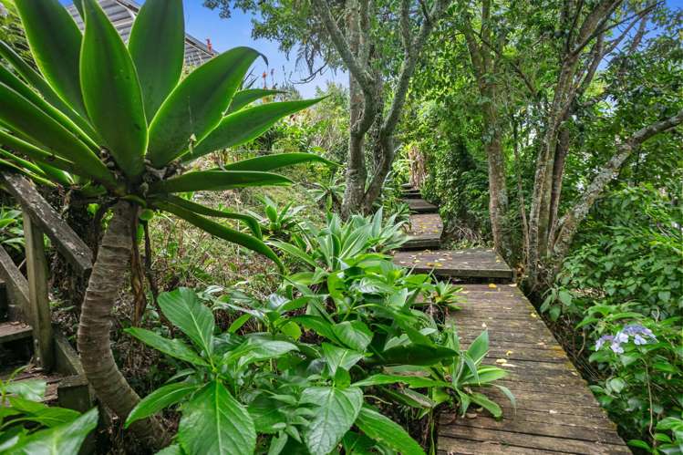 5 Lucy Road Waiomu_9