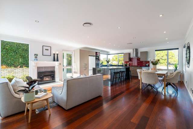 69 Thatcher Crescent Crofton Downs_2