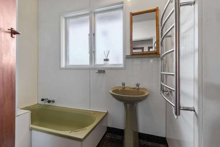 201 Gayhurst Road Dallington_13