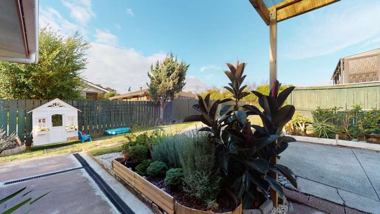 2/9 Ciprian Place Henderson_13