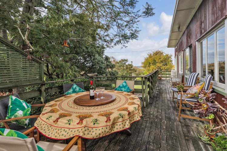 67 Beach Road Mellons Bay_12