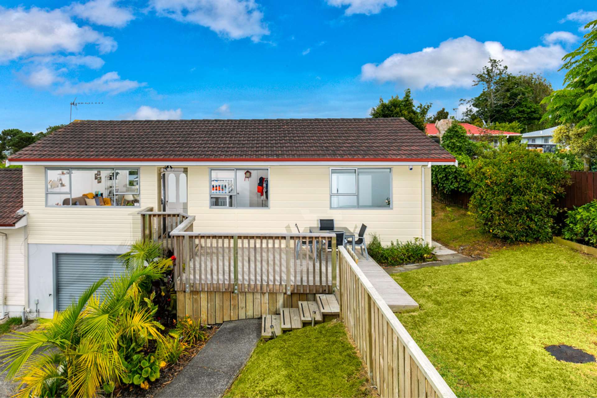 2/13 Talavera Place Te Atatu South_0