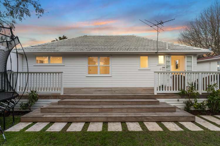 12 Crocombe Crescent Beach Haven_18