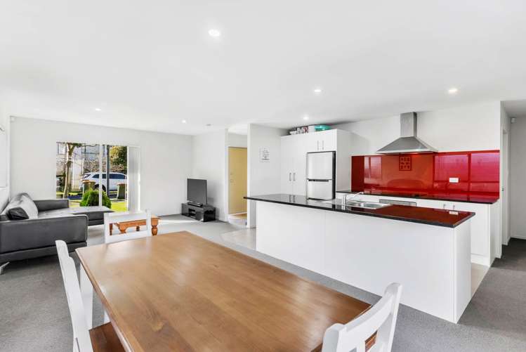 8 Popokatea Drive Takanini_5