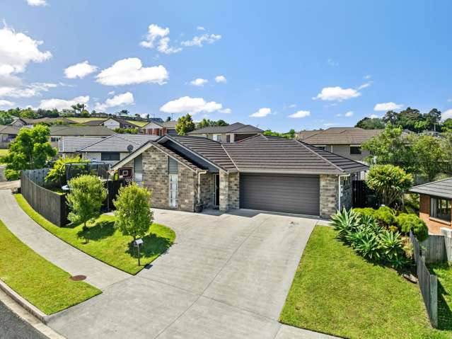 Solid, Modern Living in Te Kamo