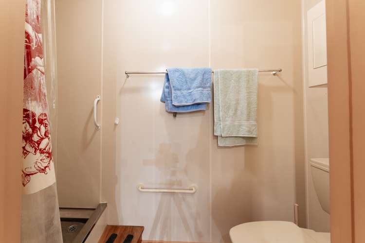 2/23a Howard Street Macandrew Bay_16