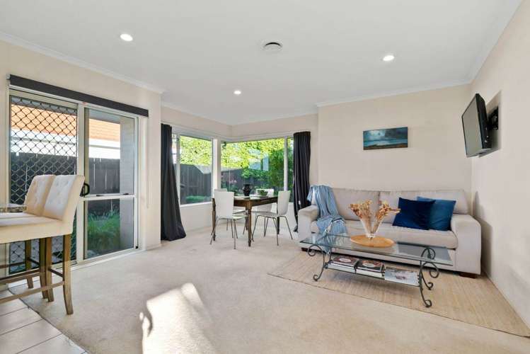 27 Gillett Place Botany Downs_5