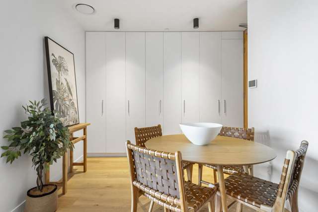 2/423-427 Beach Road Mairangi Bay_4
