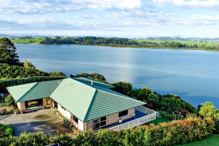 16 Kotare Crescent Paparoa_2