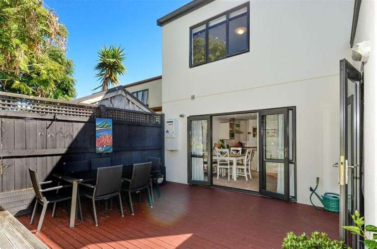 54 Provence Esplanade Te Atatu Peninsula_15