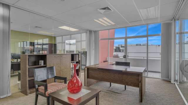 368sqm of fantastic office space – Available now!