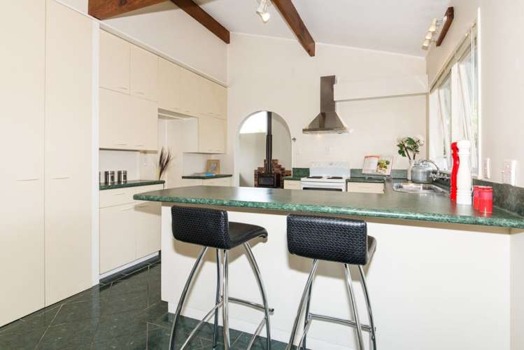 29 Royal View Road Te Atatu South_8