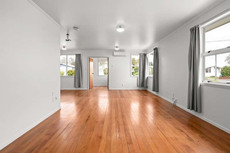 6 Forth Crescent Glenview_4