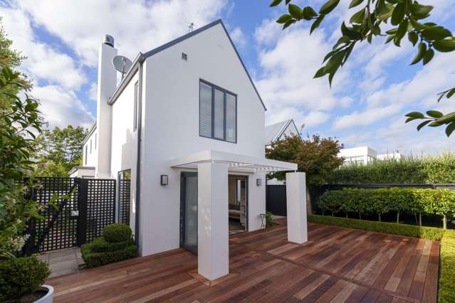 Sun, Style & Space - Merivale Gem