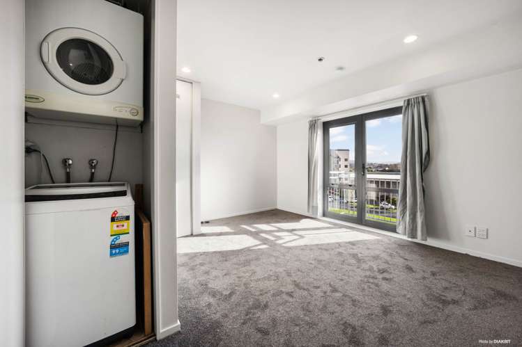 4D/10 Crown Lynn Place New Lynn_8