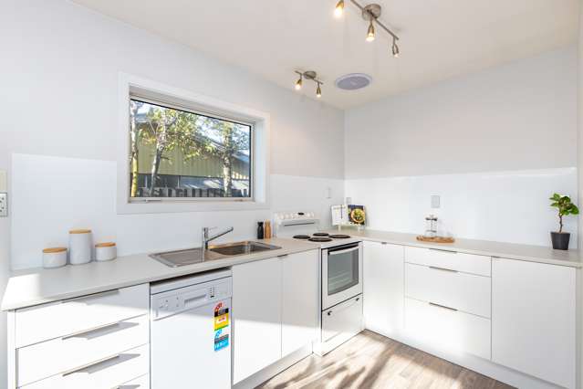 62a Travis Road Burwood_4