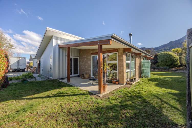 33 Hewson Crescent Lake Hawea_15