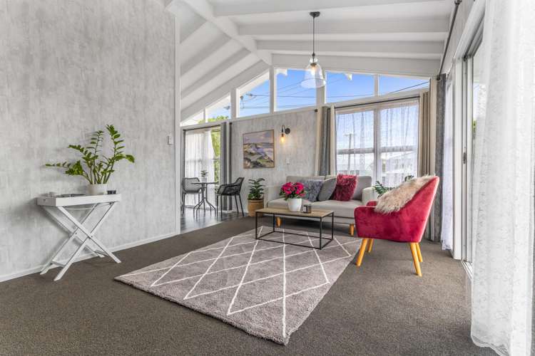 2 Muir Avenue Mangere Bridge_7