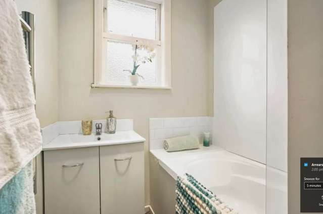 33 Pinfold Avenue 1074_3