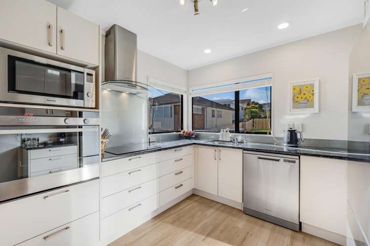 2/19 Devon Road Bucklands Beach_6