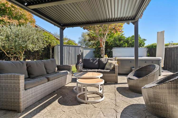 49 Olympus Way Richmond_5