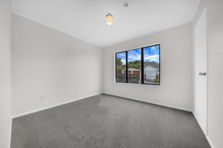 77 Meadowvale Rise Titirangi_12