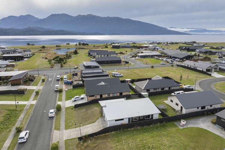 22 Hidden Lakes Avenue Te Anau_22