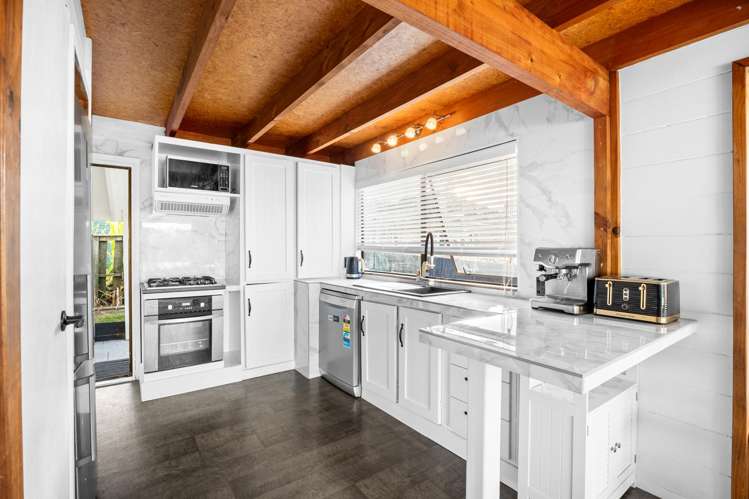 4037A Great North Road Glen Eden_6