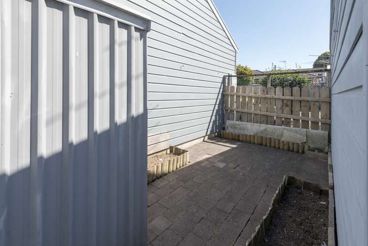 2/81 Wellington Street Howick_15