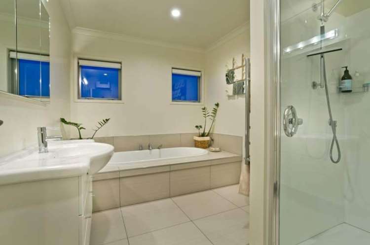 54 Shelter Drive Greenhithe_9