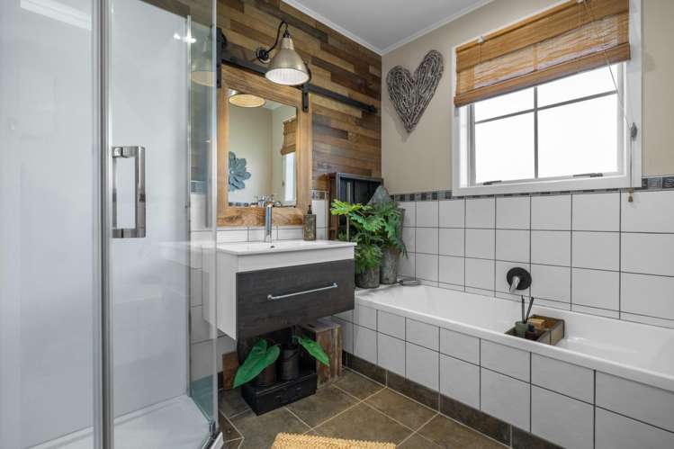 4 Fiona Place Dinsdale_9