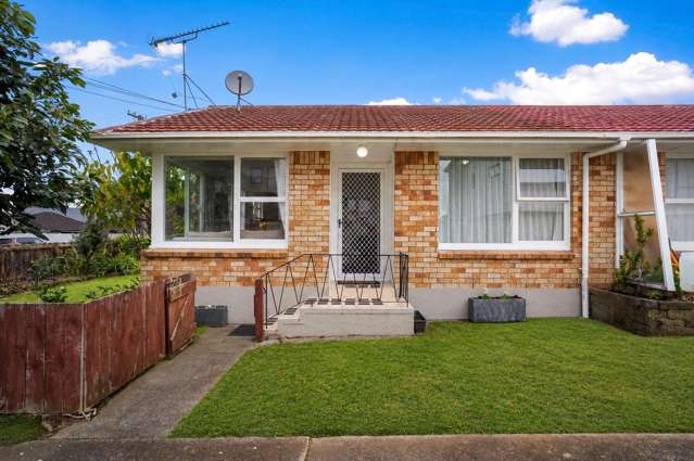 Easy Living, Great Location-Convenience Close By