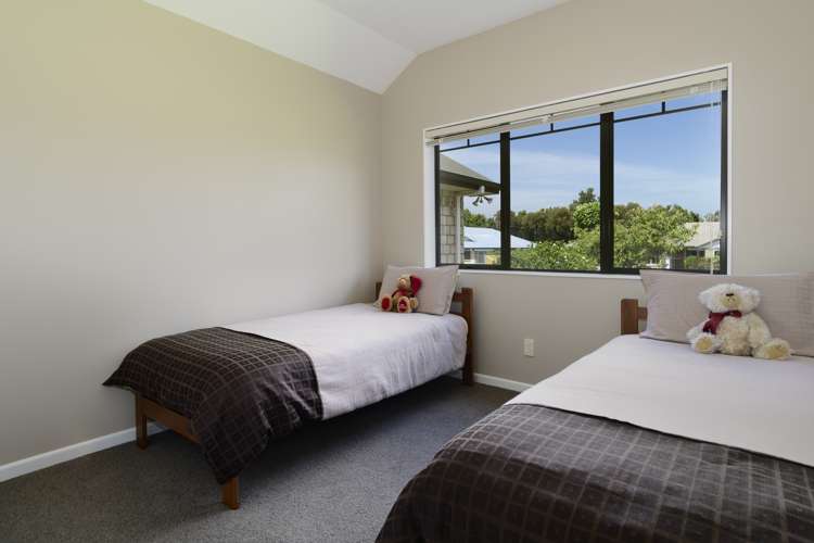 25 Manor Park Drive Pyes Pa_14