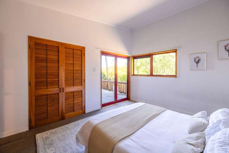 100 Trig Hill Road Onetangi_18