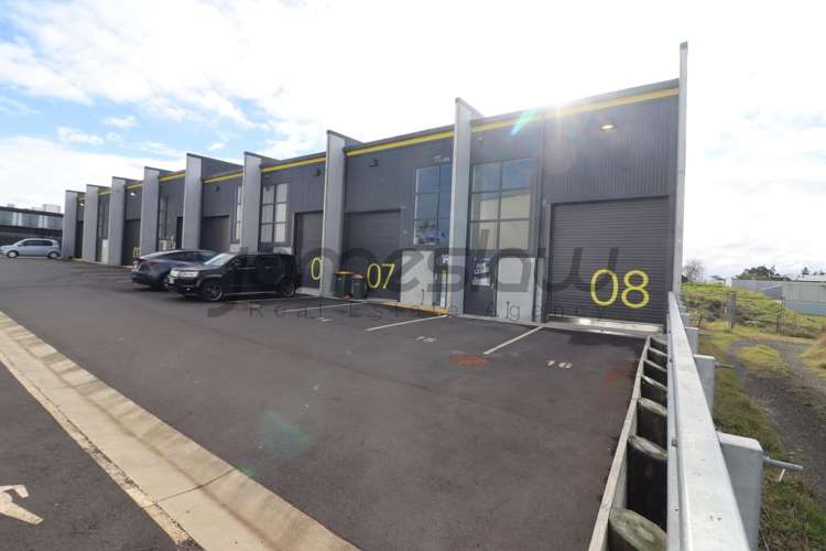 08/11 Northside Drive Westgate_17